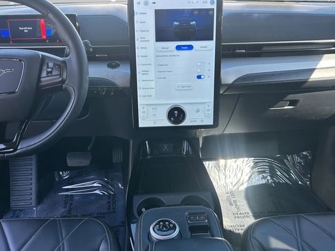 Used 2022 Ford Mustang Mach-E Select image 16