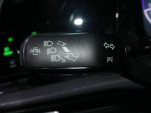 Used 2022 Volkswagen GTI SE image 35