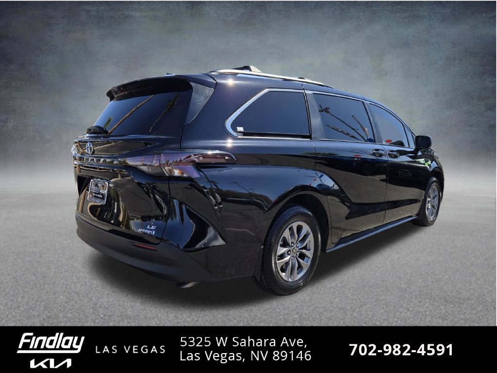 Used 2024 Toyota Sienna LE FWD image 6