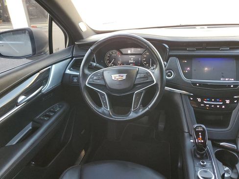 Used 2023 Cadillac XT5 Premium Luxury FWD image 12