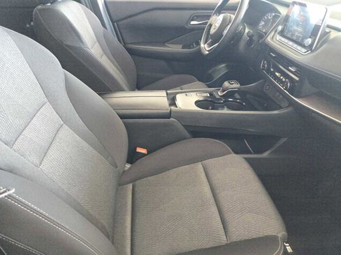 Used 2024 Nissan Rogue SV image 14