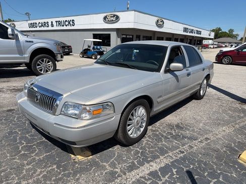 Used 2009 Mercury Grand Marquis LS image 2