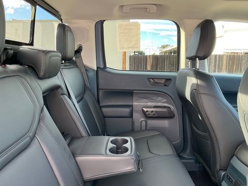 New 2025 Ford Maverick Lariat w/ Black Appearance Package image 27