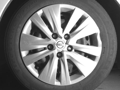 Used 2025 Nissan Sentra S FWD image 12