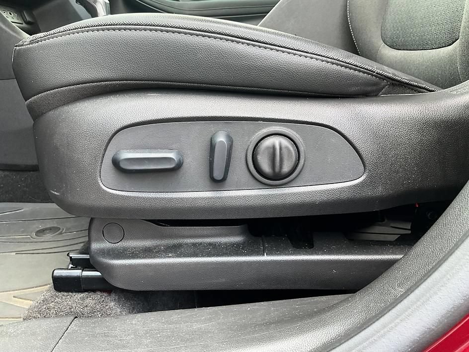 Used 2023 Buick Encore GX Select w/ Sport Touring Package AWD/4WD image 19