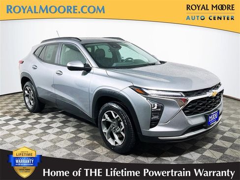 Used 2024 Chevrolet Trax LT image 1