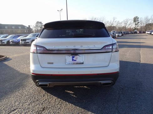 Certified 2021 Lincoln Nautilus Reserve image 5