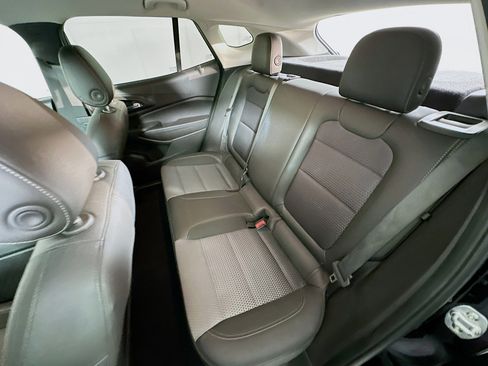 Used 2025 Chevrolet Trax LT image 25