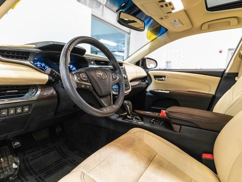 Used 2014 Toyota Avalon Limited FWD image 4