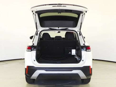 Used 2025 Volkswagen Tiguan S FWD image 10