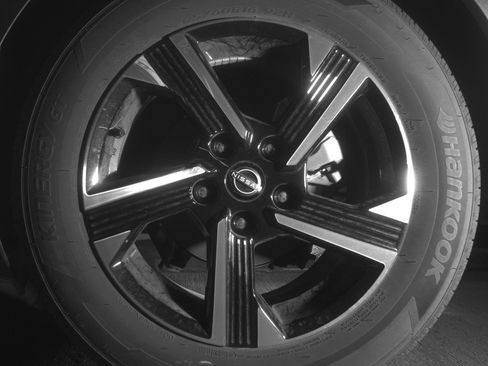 Used 2025 Nissan Sentra SV FWD image 14