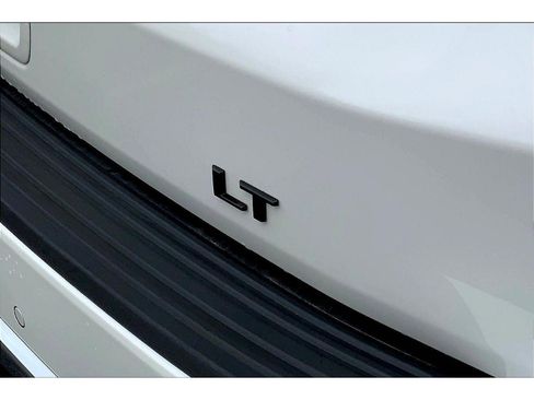 Used 2024 Chevrolet Tahoe LT w/ LT Signature Package image 8