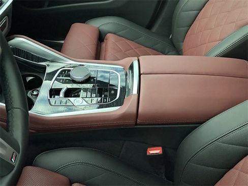 Certified 2026 BMW X6 xDrive40i w/ Climate Comfort Package image 7