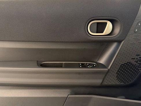 Used 2025 MINI Cooper 2-Door Hardtop image 12