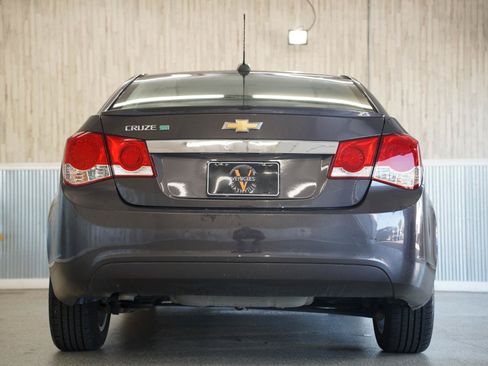 Used 2015 Chevrolet Cruze Diesel FWD image 9
