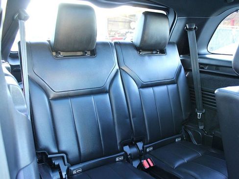 Used 2020 Land Rover Discovery Landmark image 21