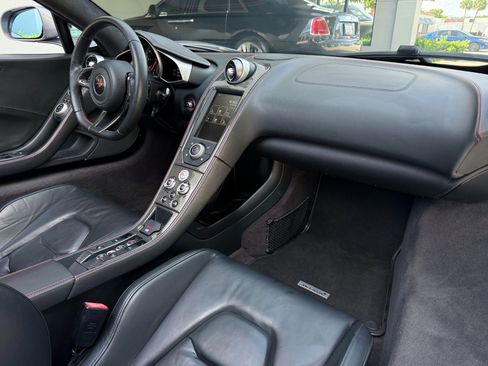 Used 2015 McLaren 650S Spider RWD image 29