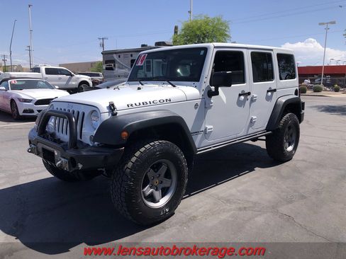 Used 2014 Jeep Wrangler Unlimited Rubicon w/ Connectivity Group image 4