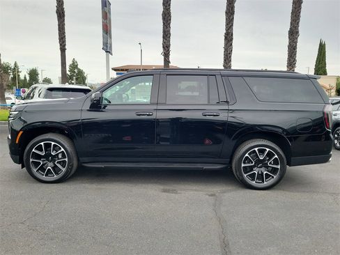 New 2026 Chevrolet Suburban RST image 27