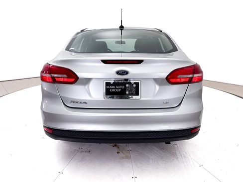 Used 2018 Ford Focus SE FWD image 10