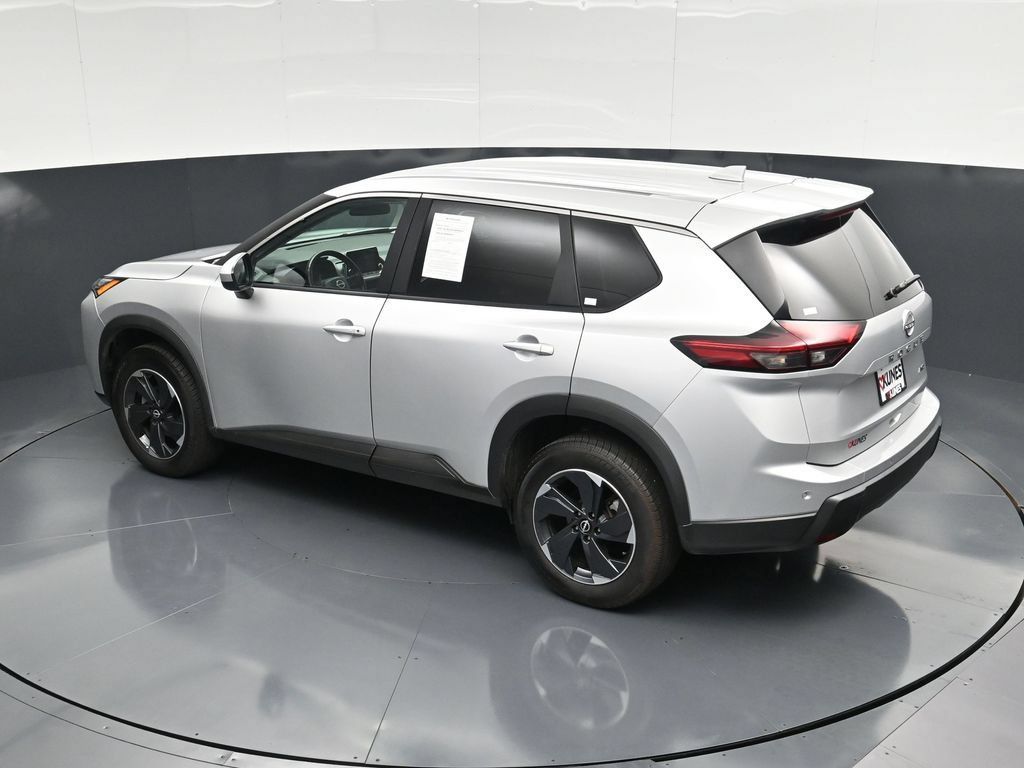 Used 2025 Nissan Rogue SV AWD/4WD image 48