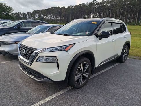 Used 2023 Nissan Rogue SL w/ SL Premium Package FWD image 4