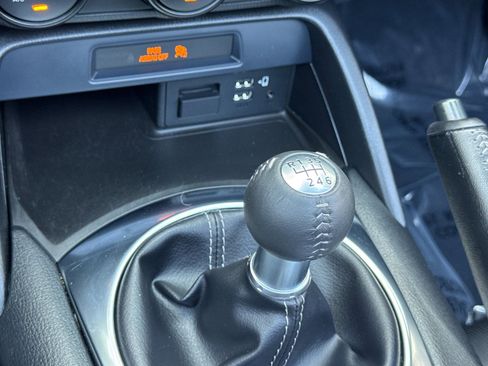 Used 2022 MAZDA MX-5 Miata Sport RWD image 22
