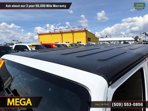 Used 2018 Jeep Wrangler Unlimited Sahara AWD/4WD image 15