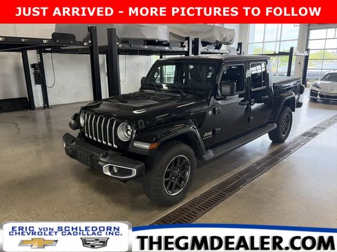 Used 2021 Jeep Gladiator Overland w/ Popular Equipment Package AWD/4WD image 1