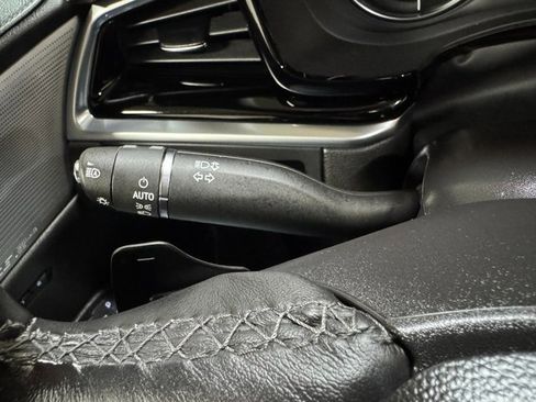 Used 2025 Cadillac XT6 Premium Luxury image 41