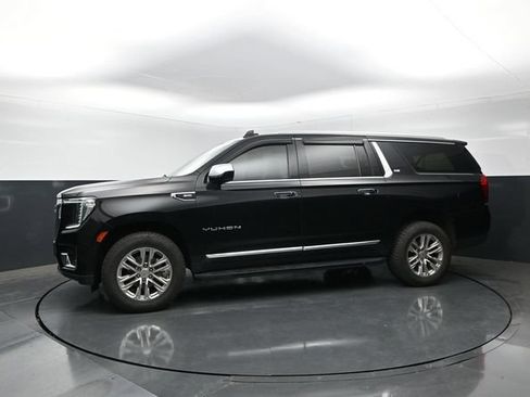 Used 2022 GMC Yukon XL SLT AWD/4WD image 3