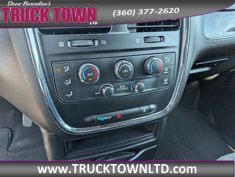 Used 2018 Dodge Grand Caravan SE FWD image 26