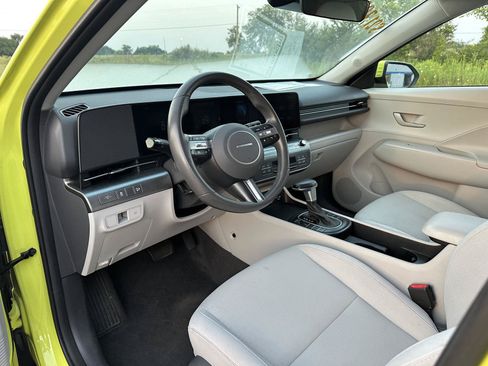 Used 2024 Hyundai Kona SEL AWD/4WD image 19