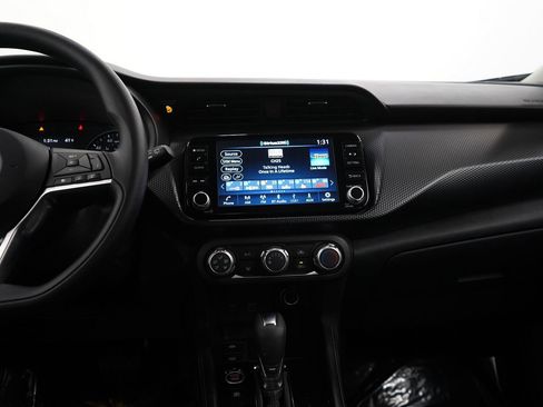 Used 2023 Nissan Kicks SV image 14