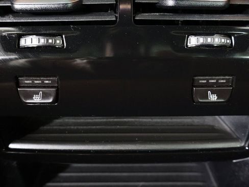 Used 2022 BMW M550i xDrive M550i xDrive w/ Premium Package image 42