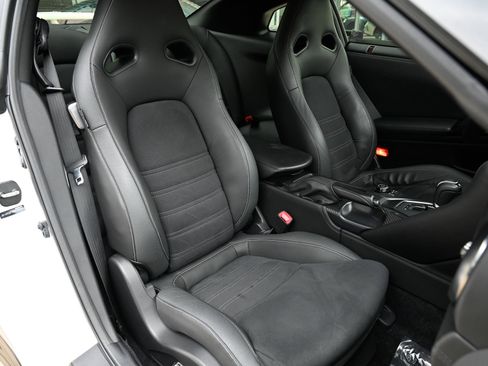Used 2021 Nissan GT-R Premium AWD/4WD image 44
