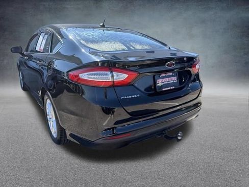 Used 2016 Ford Fusion SE FWD image 10