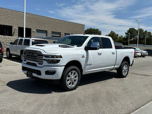 New 2026 RAM 2500 Laramie w/ Sport Appearance Package AWD/4WD image 2