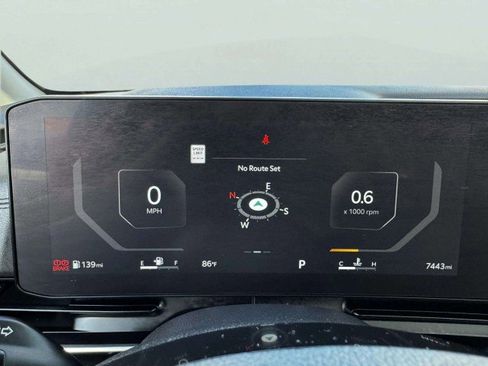 Used 2025 Kia Carnival SX w/ SX Dark Edition Package image 23