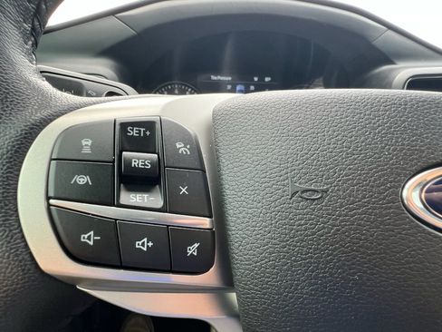 Used 2020 Ford Explorer XLT w/ Equipment Group 202A RWD image 17