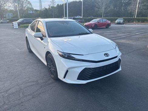 Used 2025 Toyota Camry LE w/ Convenience Package image 3