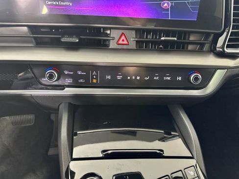 Used 2024 Kia Sportage EX w/ EX Premium Package image 24