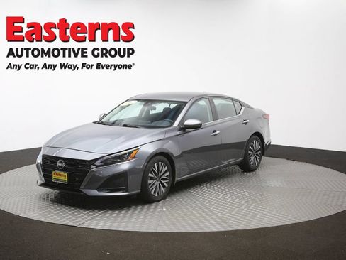 Used 2023 Nissan Altima 2.5 SV FWD image 54
