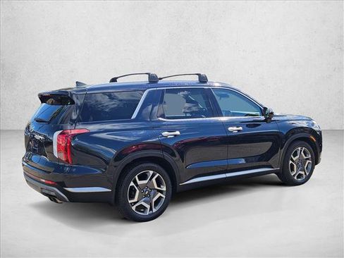 Used 2023 Hyundai Palisade SEL w/ Premium Package FWD image 5