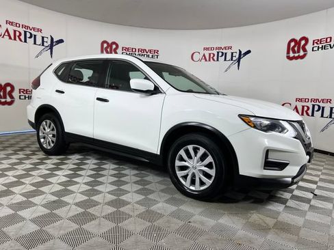 Used 2020 Nissan Rogue S FWD image 1