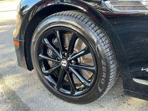 Used 2021 Bentley Flying Spur V8 image 26