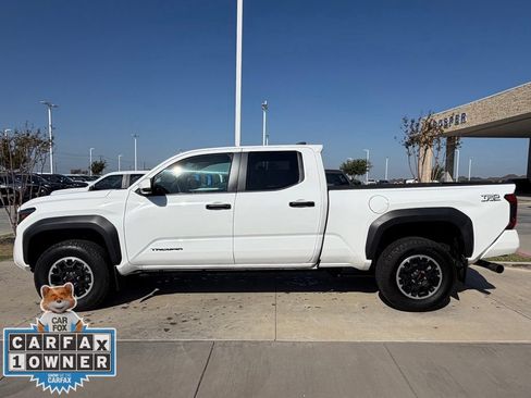 Used 2024 Toyota Tacoma TRD Off-Road AWD/4WD image 10