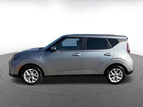 Used 2025 Kia Soul LX w/ LX Technology Package image 9