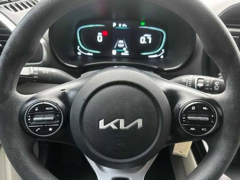 Used 2023 Kia Soul LX image 20
