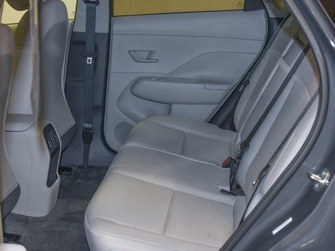 Used 2025 Hyundai Kona SEL FWD image 6